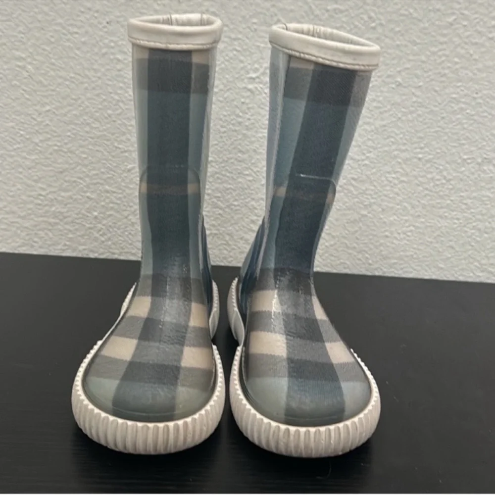 Authentic Burberry luxury designer signature novacheck waterproof rain boots 8.5